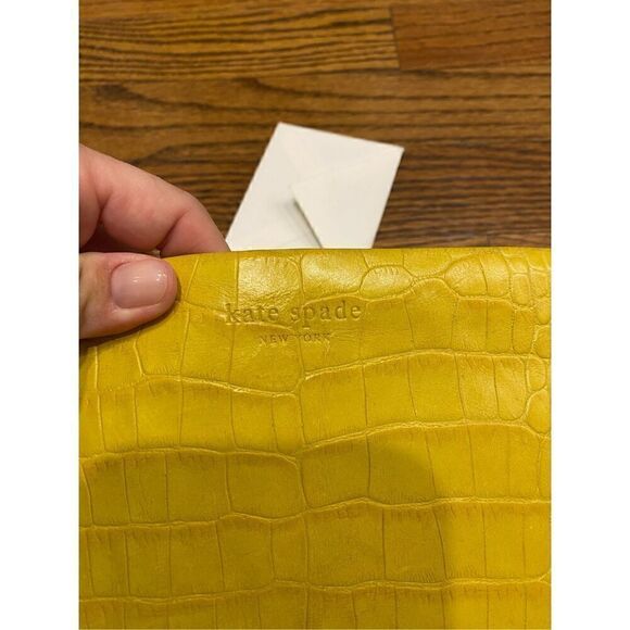 NWT Kate spade crocodile wristlet - Picture 7 of 7